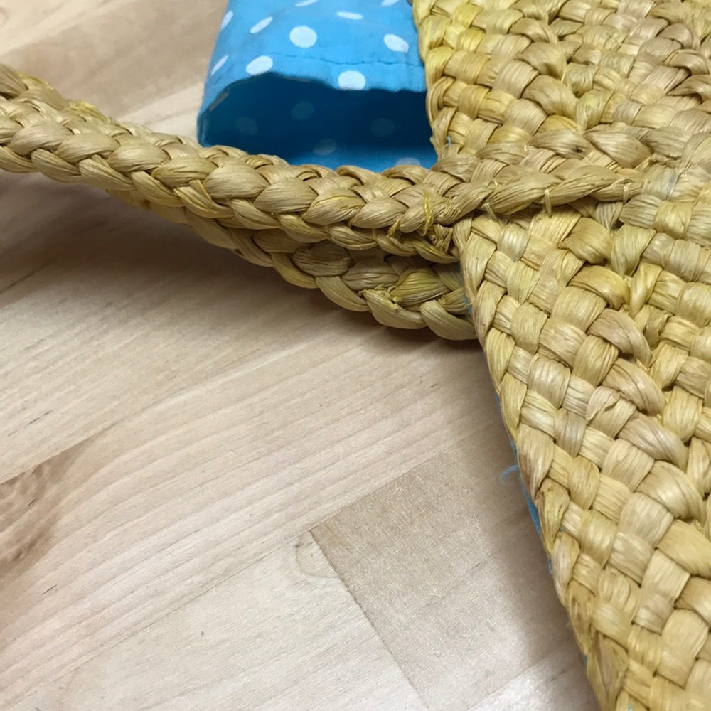 Woven straw beach bag with liner - Picture 11 of 13